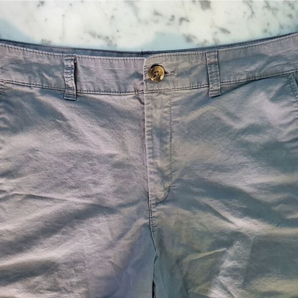 Old Navy Gray High Rise Everyday Shorts - Picture 3 of 7